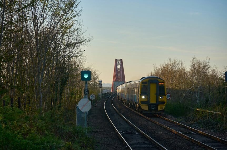 macro commercial signal review analysis